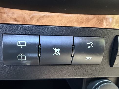 Used 2008 Buick Enclave CXL w/ Entertainment Package #2 FWD image 40