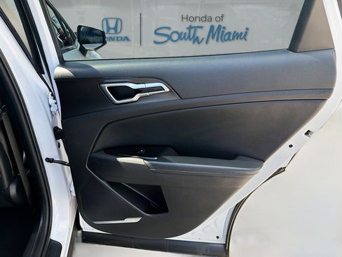 Used 2024 Kia Sportage EX image 31