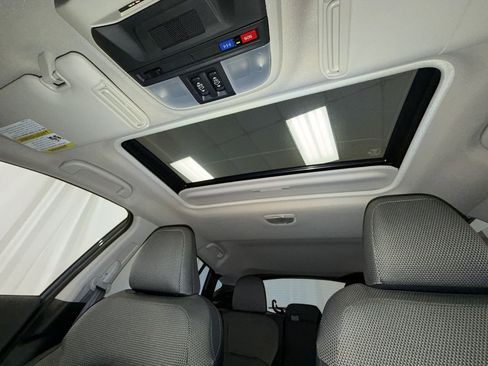 Used 2024 Subaru Crosstrek 2.0i Premium image 21