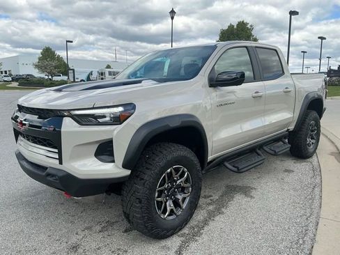 New 2026 Chevrolet Colorado ZR2 w/ Technology Package AWD/4WD image 3