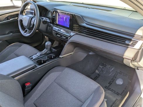 Used 2025 Toyota Camry Hybrid image 29