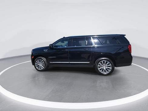 Used 2023 GMC Yukon XL Denali AWD/4WD image 8