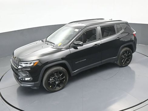 New 2026 Jeep Compass Latitude image 44