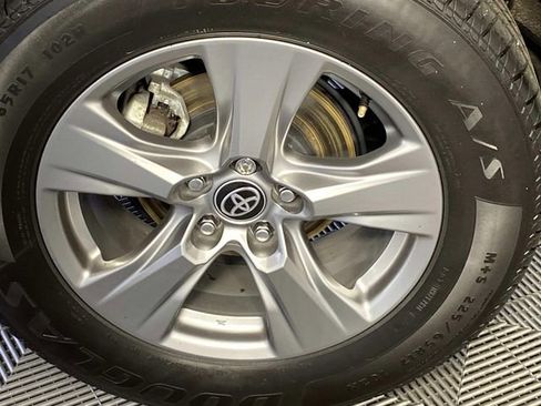 Used 2024 Toyota RAV4 XLE image 28