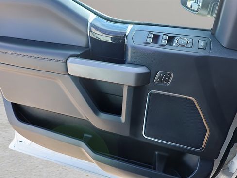 Used 2022 Ford F350 Platinum image 18