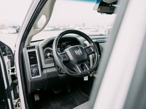 Used 2014 RAM 1500 Classic SLT w/ Luxury Group image 18