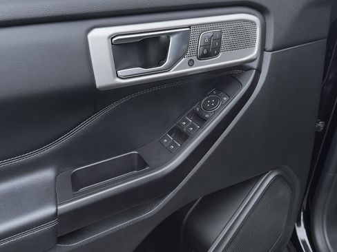 Used 2020 Ford Explorer Limited w/ Class III Trailer Tow Package image 14