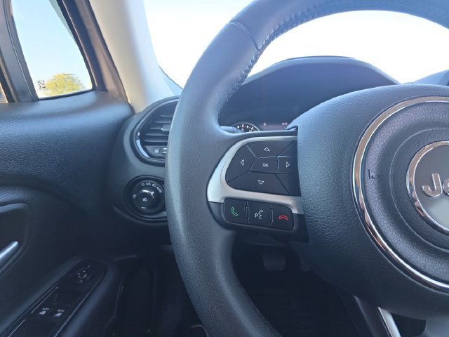 Used 2023 Jeep Renegade Altitude AWD/4WD image 11