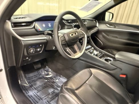 Used 2024 Jeep Grand Cherokee Limited 4xe AWD/4WD image 27