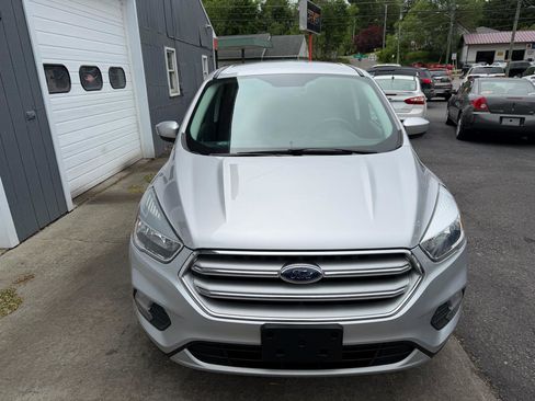 Used 2017 Ford Escape SE AWD/4WD image 2
