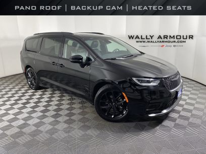 Used 2025 Chrysler Pacifica Limited