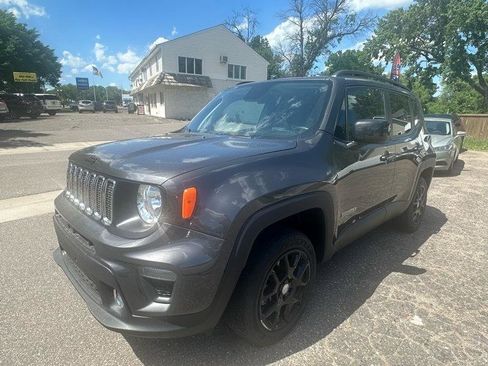 Used 2020 Jeep Renegade Latitude w/ Cold Weather Group AWD/4WD image 3