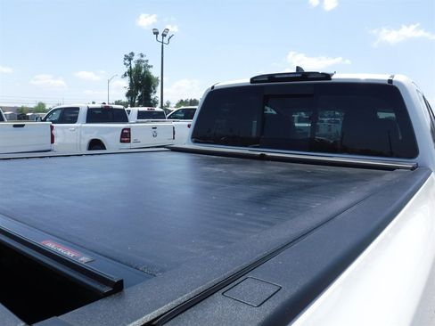 Used 2022 Nissan Titan S RWD image 5