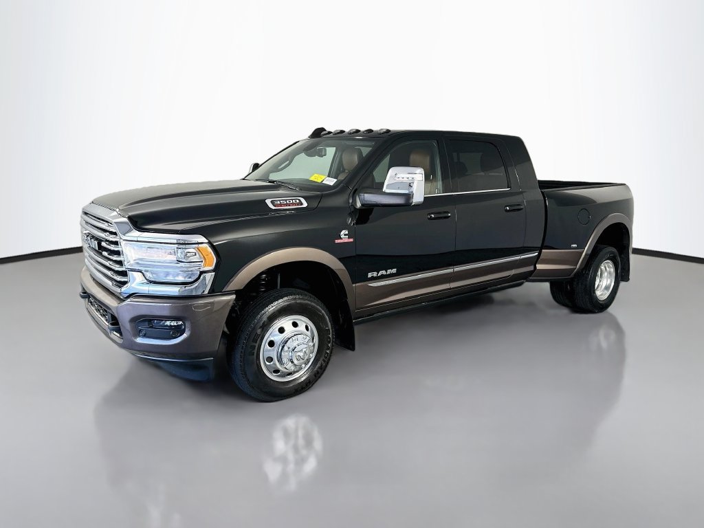 Used 2024 RAM 3500 Limited AWD/4WD image 3