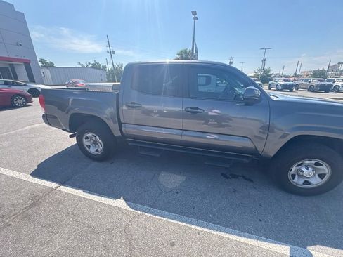 Used 2017 Toyota Tacoma SR RWD image 23