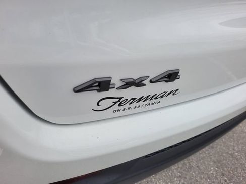 New 2026 Jeep Compass Latitude image 11