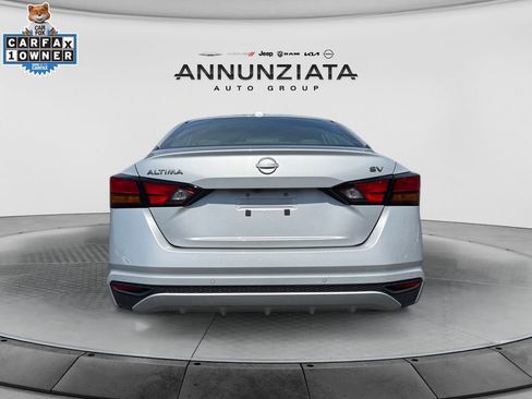 Used 2024 Nissan Altima 2.5 SV image 4