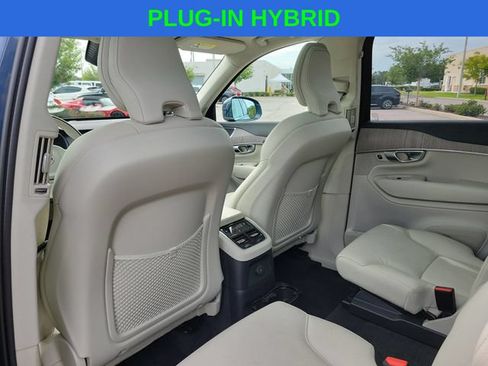 Used 2024 Volvo XC90 T8 Plus w/ Protection Package Premier AWD/4WD image 12