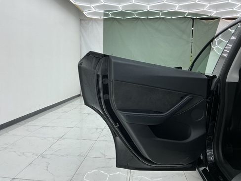 Used 2021 Tesla Model Y Long Range AWD/4WD image 24