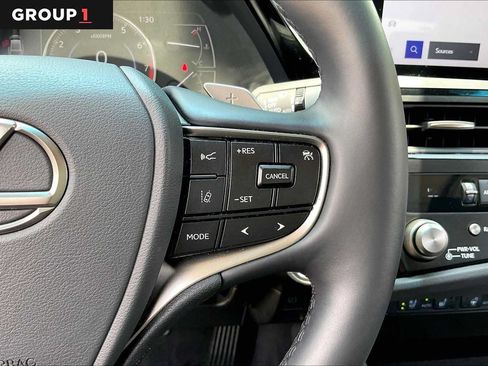 Used 2025 Lexus ES 350 w/ Premium Package FWD image 22