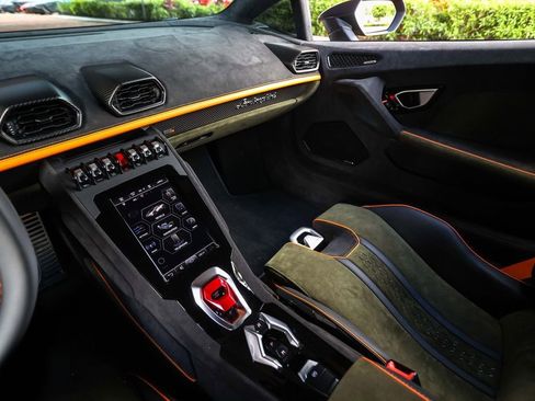 Used 2024 Lamborghini Huracan Sterrato AWD/4WD image 40