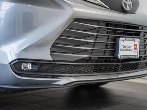 New 2026 Toyota Sienna XLE FWD image 14