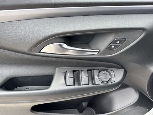 New 2026 Buick Envista Preferred FWD image 13