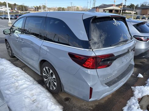Used 2025 Honda Odyssey Elite image 7