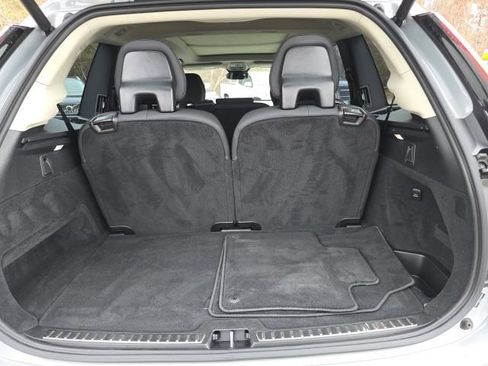 Certified 2025 Volvo XC90 B5 Plus AWD/4WD image 21