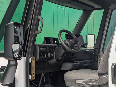 Used 2025 Chevrolet Brightdrop 400 image 19