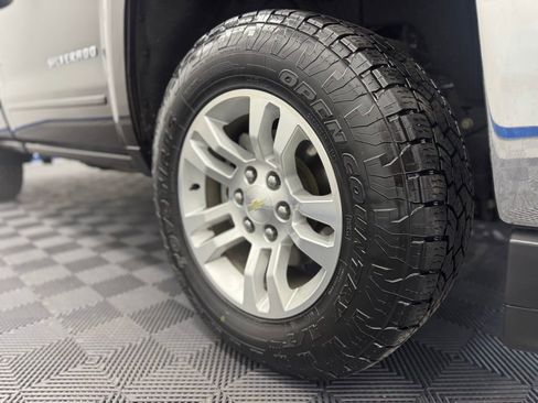 Used 2018 Chevrolet Silverado 1500 LT w/ Trailering Package AWD/4WD image 6