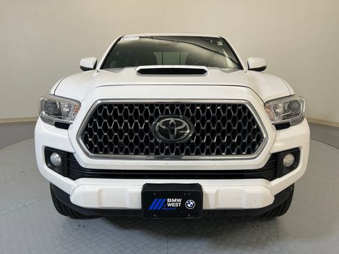 Used 2019 Toyota Tacoma TRD Sport image 6