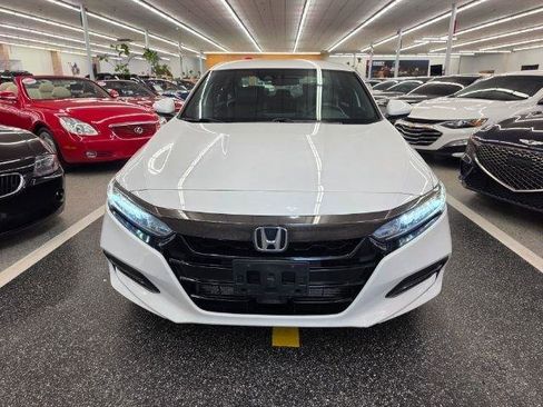 Used 2018 Honda Accord Sport image 2