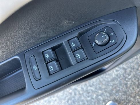 New 2026 Volkswagen Taos SE AWD/4WD image 11