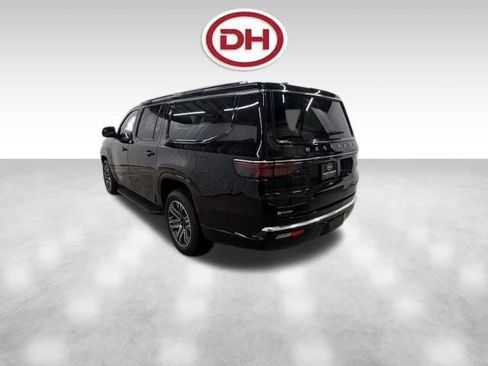 Used 2024 Jeep Wagoneer L 4WD w/ Premium Group I image 10