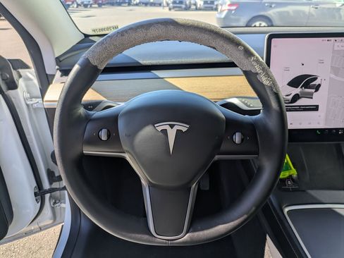Used 2021 Tesla Model Y Long Range AWD/4WD image 20