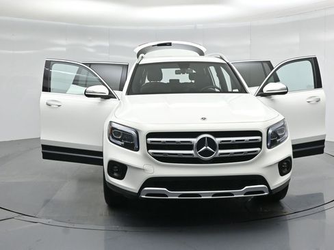Used 2021 Mercedes-Benz GLB 250 image 34