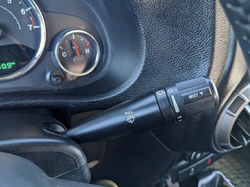 Used 2015 Jeep Wrangler Sport image 34