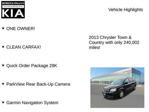 Used 2013 Chrysler Town & Country Touring image 7