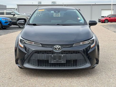 Used 2021 Toyota Corolla LE image 3