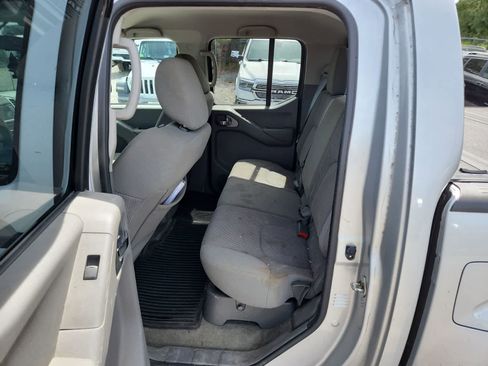 Used 2018 Nissan Frontier SV image 26