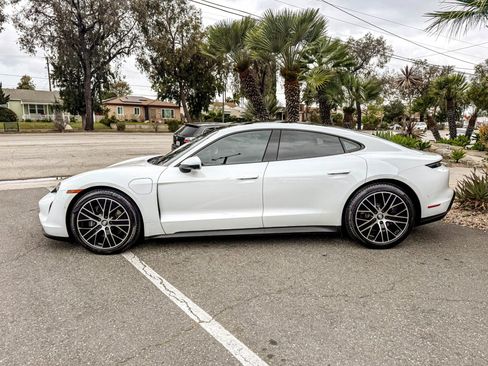 Used 2022 Porsche Taycan RWD image 13