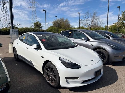 Used 2023 Tesla Model 3 Standard Range RWD image 1
