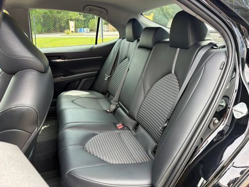 Used 2022 Toyota Camry SE FWD image 19