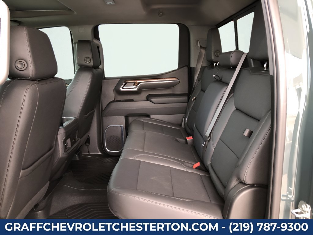 Used 2025 Chevrolet Silverado 1500 LT Trail Boss w/ Convenience Package II AWD/4WD image 8