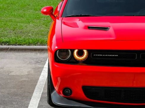 Used 2016 Dodge Challenger R/T Scat Pack RWD image 43