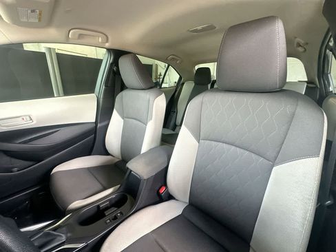 Used 2025 Toyota Corolla LE FWD image 14