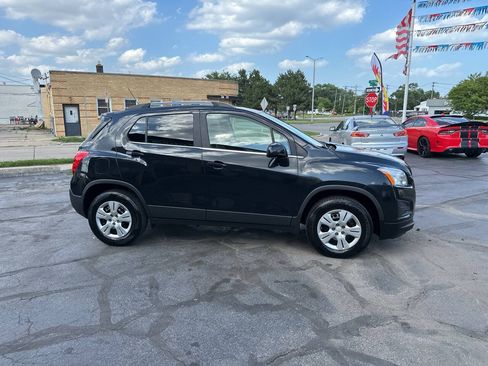 Used 2015 Chevrolet Trax LT w/ LT Sun and Sound Package AWD/4WD image 5