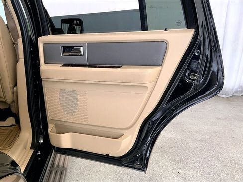 Used 2013 Ford Expedition XLT RWD image 23