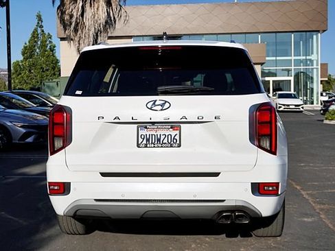 Certified 2022 Hyundai Palisade Limited w/ Cargo Package FWD image 9